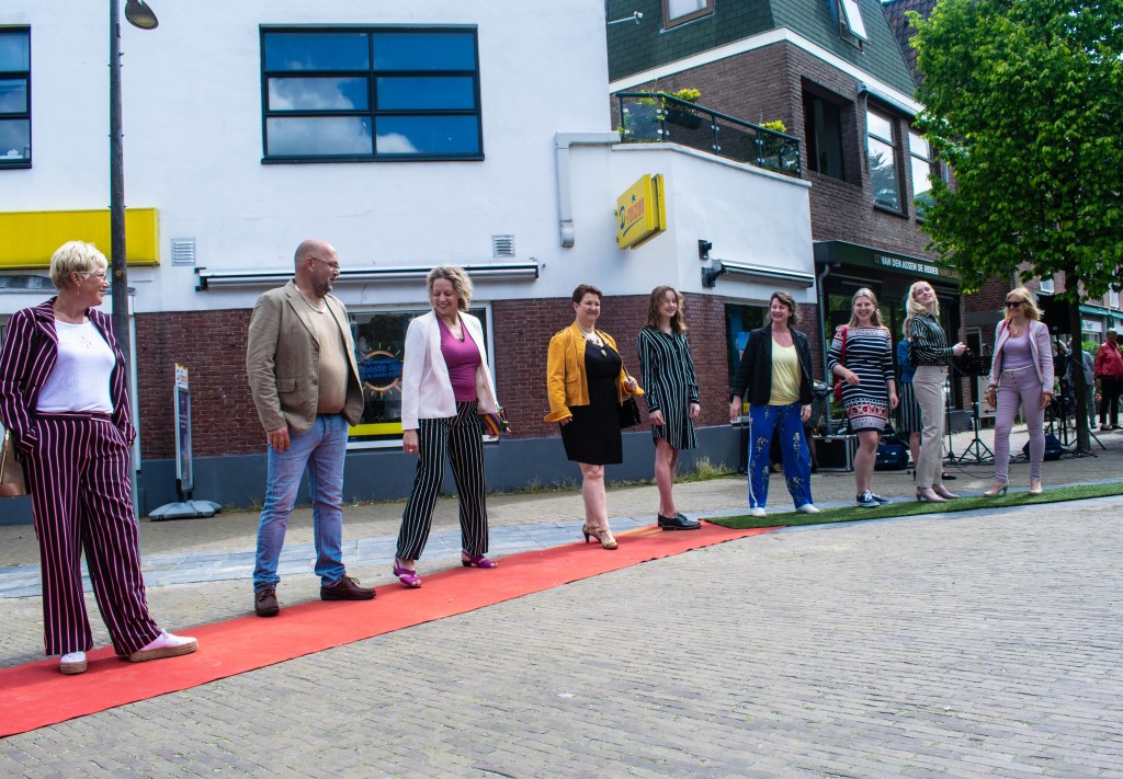 Dames- en herenkleding, tassen en schoenen!