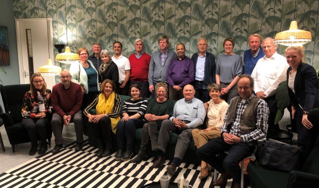 De samenwerking tussen verschillende vrijwilligersorganisaties en Voorschoten Voor Elkaar wordt versterkt. Foto: Voor Elkaar