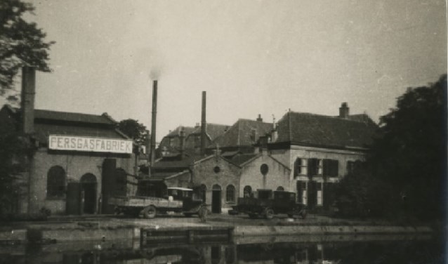De persgasfabriek in de tuin van buitenplaats Middendorp