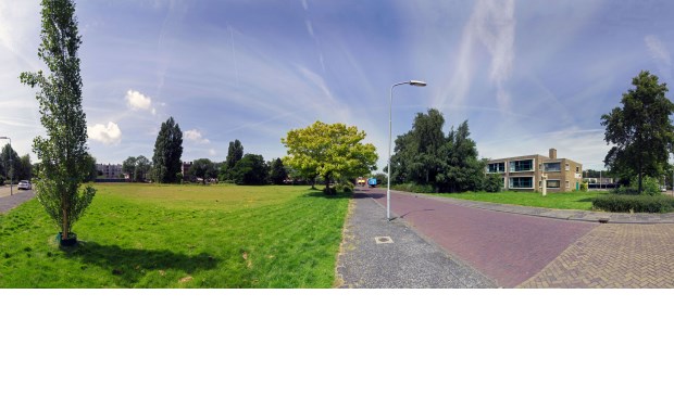 Het braak liggende stuk grond aan de Rijnlandlaan in Voorburg (archieffoto Hans Willink).