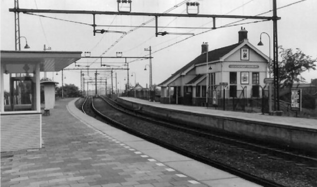Het station Voorburg-Leidschendam van de Zuid-Hollandsche Electrische Spoorweg-Maatschappij.