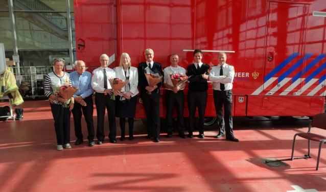 Echtpaar uit Pijnacker, Ab Rolvink, Burgemeester Francisca Ravestein, Ton Jasperse, Philip van Rijt, Bas Jongbloed en Duncan van de Laar.