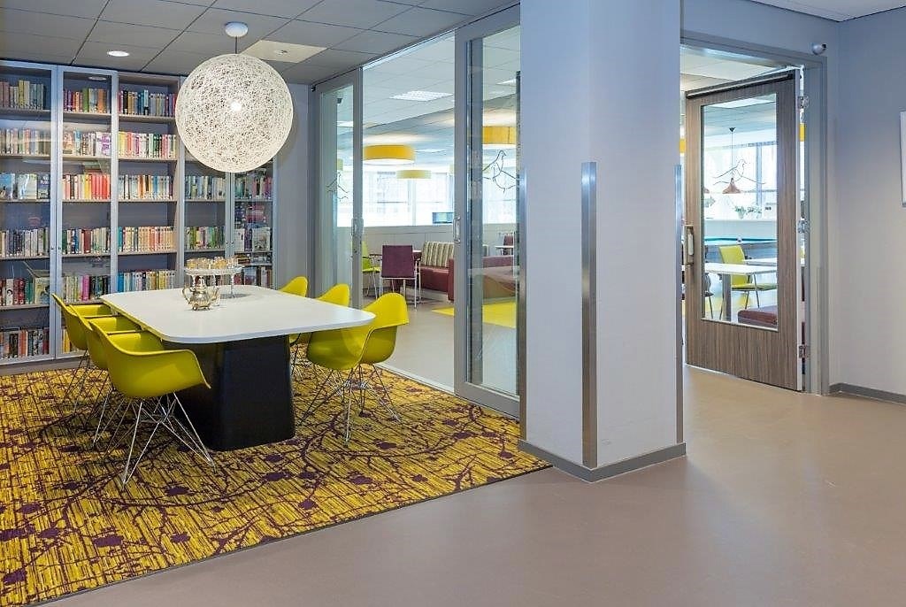 De (enige tijd geleden) vernieuwde inrichting van het Dienstencentrum Duivenvoorde (foto's: pr).