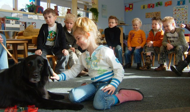 SnuffelVrijwilliger Miranda Penning de Vries komt daarvoor samen met haar Australische labradoodle Jeff naar de Tandem.