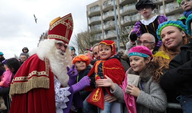 De intocht van Sinterklaas in Zoetermeer is op zaterdag 17 november. Een week later gaat hij naar Benthuizen. Foto: Jan van Es