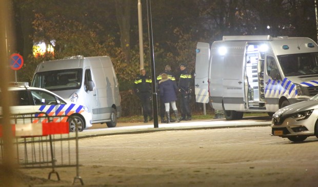 Het explosief aan de Van der Hagenstraat is ter plaatse door de EODD ontmanteld en vervolgens meegenomen. Foto's: Spa-Media