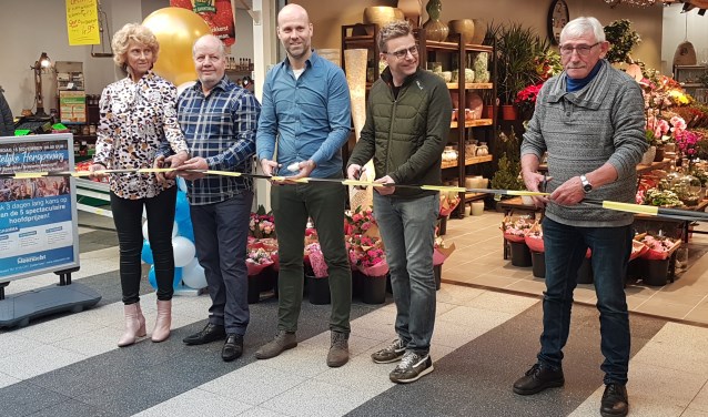 Duidelijk is dat de ondernemers stuk voor stuk vertrouwen hebben in een prachtige toekomst voor Winkelcentrum Meerzicht. Tekst en foto: Jana Hurtado-Panek
