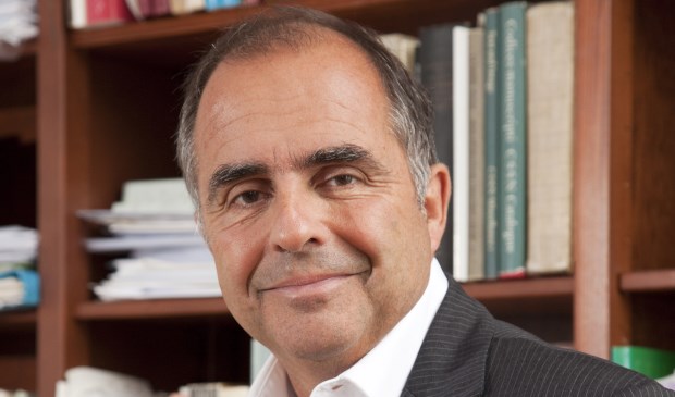 Prof. dr. Frits van Oostrom is universiteitshoogleraar. (foto: Brian Smeulders)