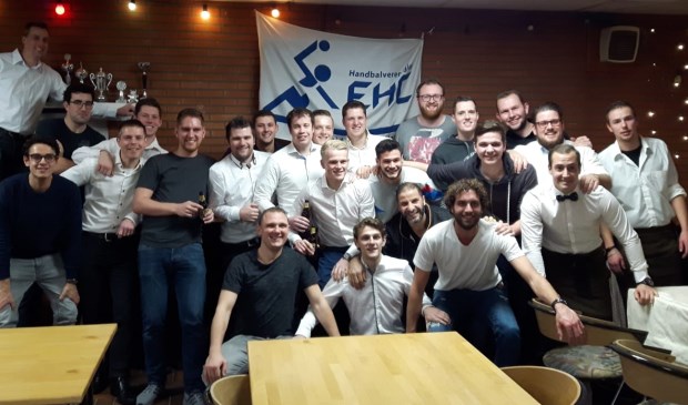 Herenselectie EHC serveert een driegangen diner (Foto: EHC)
