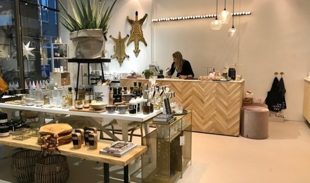 De nieuwe winkel ziet er licht en overzichtelijk uit.