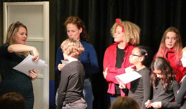 De kinderen namen vol trots hun certificaten in ontvangst. Foto: pr