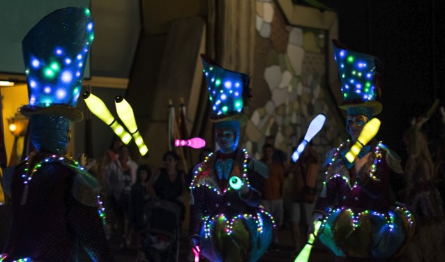 Een Zoetermeers avontuur in Azië. Circo di Strada van Jovel Entertainment uit Zoetermeer gaat optreden tijdens het Chinese Nieuwjaar in Hong Kong. Foto: Vera Weber
