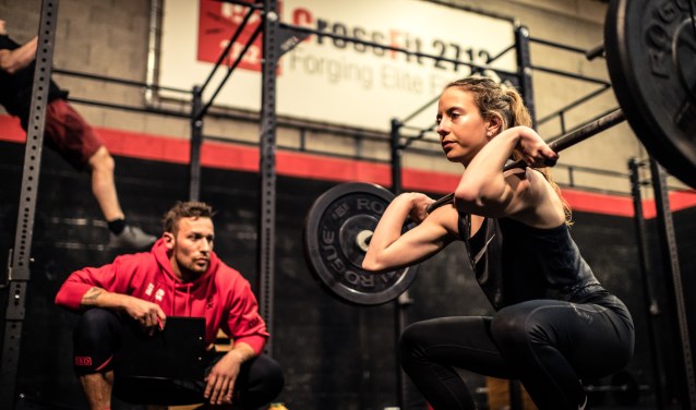 De Zoetermeerse tiener Demi Bosma traint bij CrossFit 2712. Foto: barbellphotography