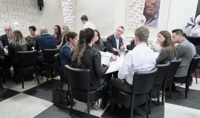 Samen aan de slag om tijdens WERK! jongeren met een afstand tot de arbeidsmarkt aan een baan te helpen. Foto: pr