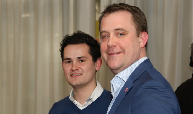 De formatie gaat van start. Marc Rosier (r.) van de (grootste partij) VVD kan tevreden zijn. Foto: Ad Groenendaal