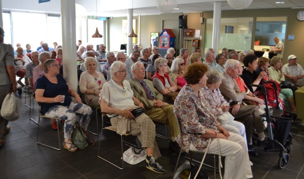 De zaal in wijkcentrum de Plint zal bomvol tijdens de informatiemiddag 'Voel je thuis'. (Foto: Inge Koot)