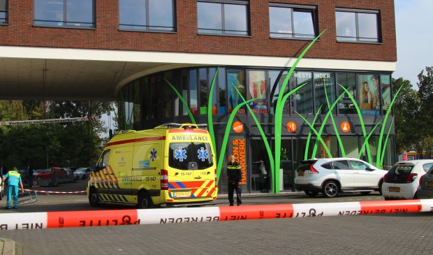 Het steekincident vond plaats op dinsdag 26 september 2017 rond 15.15 uur in een advocatenkantoor aan de Jacob Leendert van Rijweg in Zoetermeer. Foto: Spa-Media / Roy Wolters
