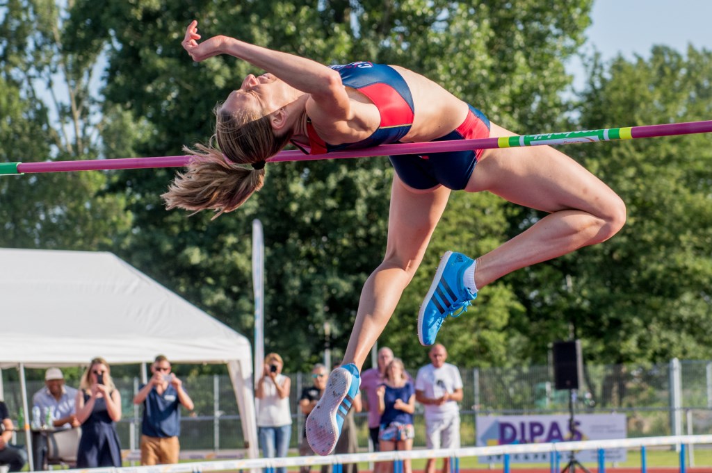 Elena Vallortigara (Italië) wint met een nieuw Meeting Record en Personal Best van 1,96 m bij de International Highjump Meeting in Zoetermeer. Dit betekent tevens een derde plek op de wereldranglijst voor dit jaar. Foto: Ed Turk