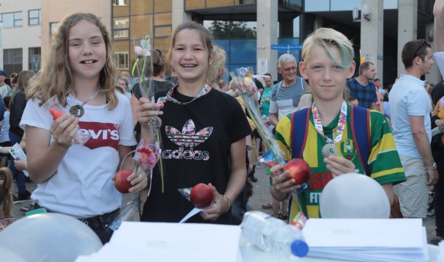 Trots op de behaalde medaille. Foto: Jan van Es