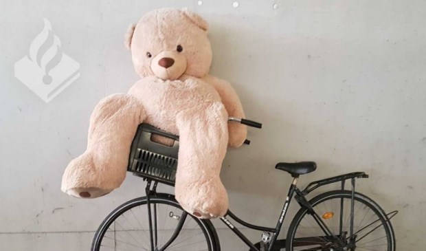 De opoefiets met Pappa Beer (foto: politie LDVB).