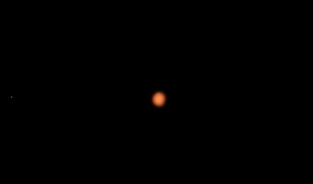 Mars stond op 1 augustus het dichtst bij de aarde in vijftien jaar (op 'maar' 58 miljoen kilometer afstand). Foto: Jerrold Mallee