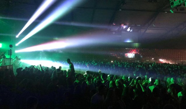Het jongerenfeest in SilverDome en de vuurwerkshow bij de Markt zijn een Zoetermeerse traditie tijdens Oud en Nieuw. Foto: pr