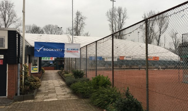 'Roken is een heel slecht voorbeeld voor onze jeugd', aldus Eric Brunings voorzitter van de Jeugdcommissie. Foto: pr