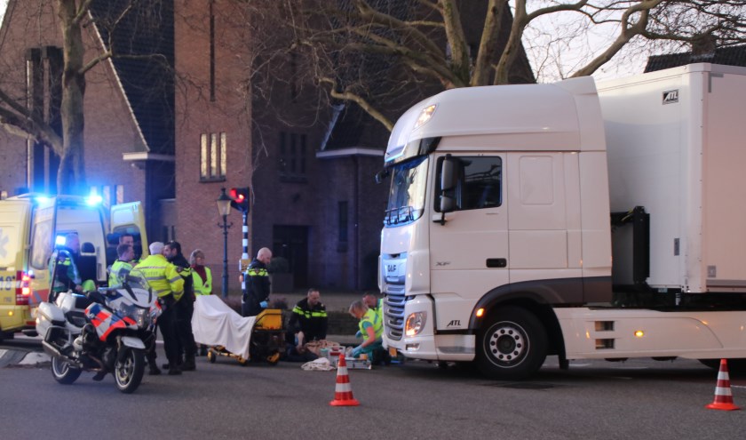 Een ernstig ongeluk bij de kruising van de Eerste Stationsstraat met de Oranjelaan/Karel Doormanlaan. Foto: Spa-Media