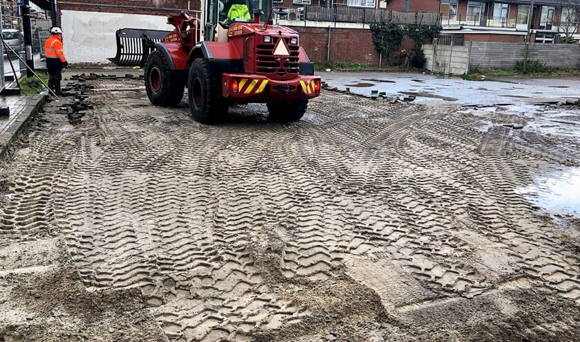 Doordat de werkzaamheden aan het Molenpad/Damstraat van start zijn gegaan is parkeren in Leidschendam Centrum nu echt een serieus probleem geworden (foto: pr VVD).
