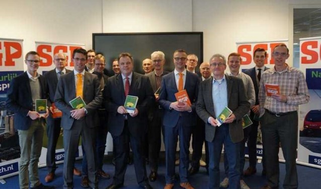 Groep bestaande uit afvaardigingen van Provinciale Staten, alle Waterschappen uit Zuid-Holland en lokale fracties. Foto: pr