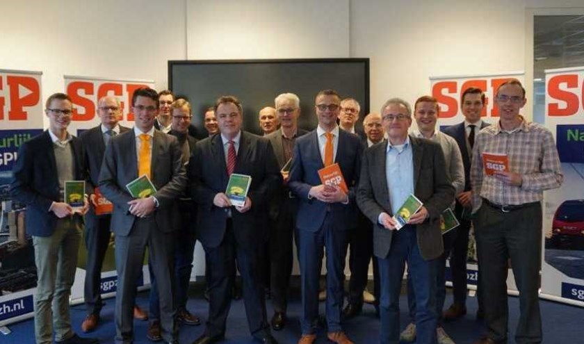 Groep bestaande uit afvaardigingen van Provinciale Staten, alle Waterschappen uit Zuid-Holland en lokale fracties. Foto: pr