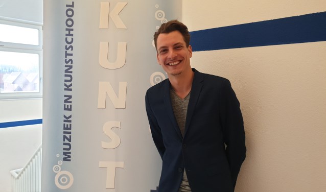 Bart van Egmond biedt muzieklessen aan voor jong en oud.