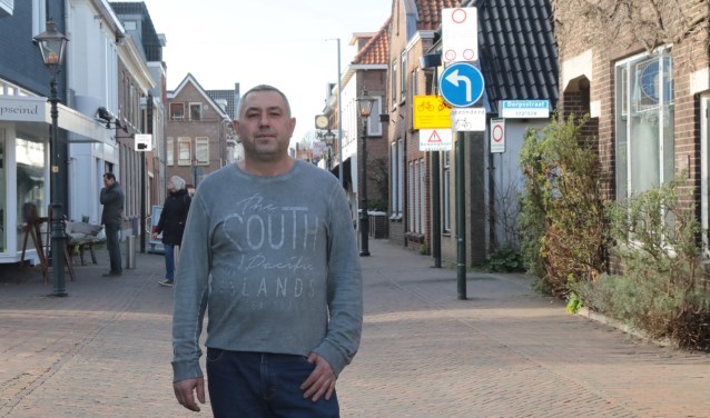 Hamdi A. Amdi van Gordijnenland, gevestigd in de Dorpsstraat. Foto: Jan van Es