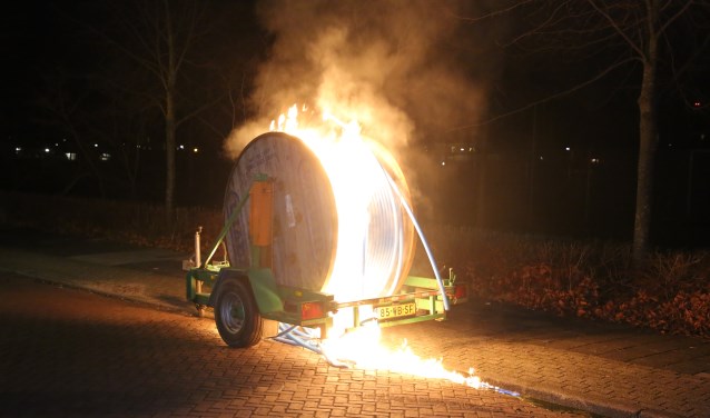 Kabelhaspel in brand gestoken aan de Prins Bernhardlaan in Voorburg (archieffoto Regio15.nl).