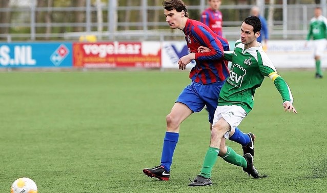 Van de goed spelende Jeremy Knegtmans (SEV) ging veel dreiging uit (foto: R.Driessen).