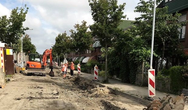De werkzaamheden in de Broekweg toen deze nog in volle gang waren (foto: twitter Nadine Stemerdink).