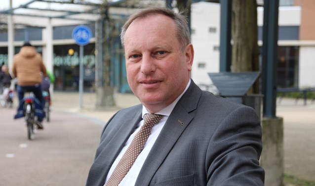 Peter Hennevanger maakt graag verre reizen, maar blijft voor zijn werk sinds april vorig jaar dicht bij huis.