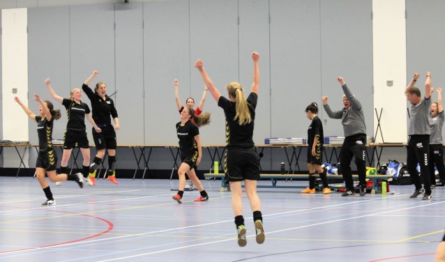 Mazzelstars vrouwen 1 speelt maandag 13 mei de bekerfinale zaalvoetbal (regio west 2). Foto: pr