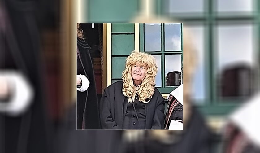 'Christiaan Huygens' in hoogst eigen persoon komt de molentuin bij De Vlieger openen (foto: pr).