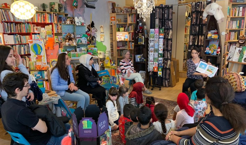 Stichting Piëzo doneerde de prentenboeken in het kader van de leesbevorderingscampagne 'geef een prentenboek cadeau'. Foto: pr