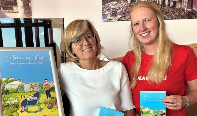 Schrijfster van het boekje Jolanda Zuydgeest met haar dochter Jennifer, die de illustraties verzorgde (foto: pr).