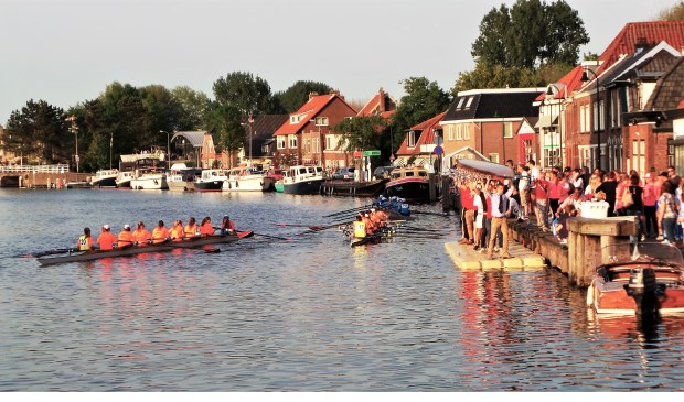 Bij de Leidschendamse sluis moeten de boten het water uit en is de laatste stop voor de finish in Delft (foto: pr).