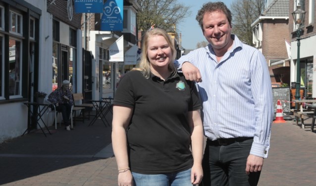 Patricia Tjepkema van 't Dierenparadijs en Marc Veele van Wijnplaza. Foto: Jan van Es