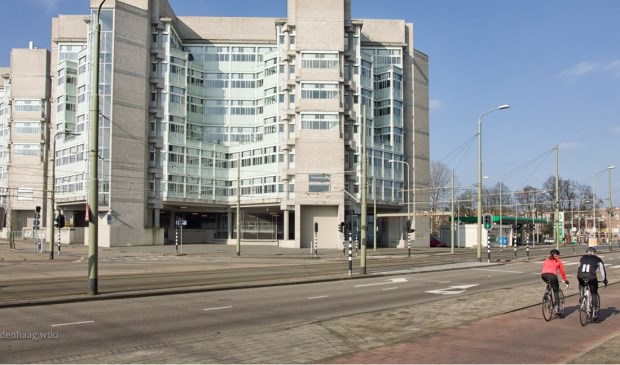 Het voormalige Ministerie van Sociale Zaken en Werkgelegenheid aan de laan van NOI.