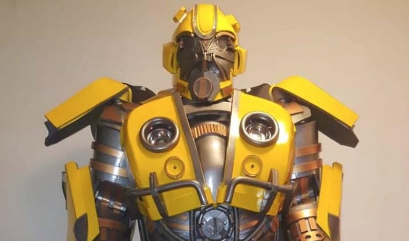 Op de foto met de Bumblebee Transformer op zaterdag bij Intertoys Oosterheem. Foto: pr