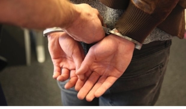 Op zondag 9 juni hielden agenten een 13-jarige jongen uit Berkel en Rodenrijs aan voor mishandeling in Zoetermeer. Ook een 15-jarige jongen uit Hendrik-Ido-Ambacht is opgepakt.