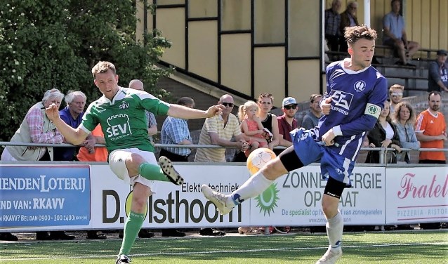 Roland Groeneweg (SEV) viel prima in en zorgde persoonlijk voor 2-2 (foto: Rik Driessen).