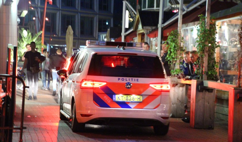 Een onrustige uitgaansnacht in het Stadscentrum leidde zaterdagavond laat tot grote politie inzet. Foto: Regio15.nl