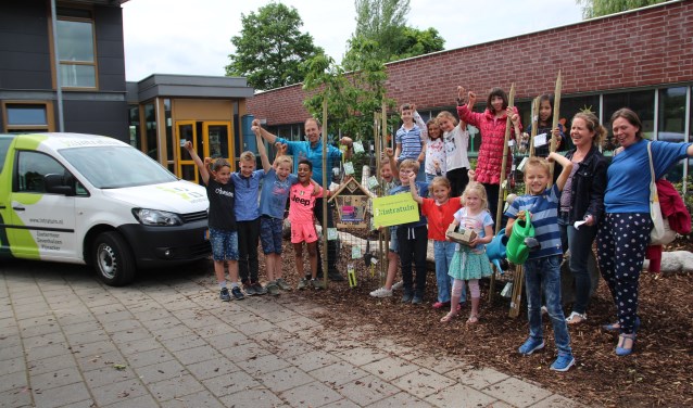 Bij de Jozefschool kunnen ze weer lachen en juichen. Het herstel van de gesloopte moestuin kan beginnen.