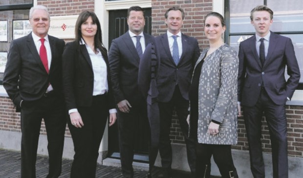 Jan Dijksman, Bea Verhoop, Jan Willem Dijksman, Edwin Doesburg, Julia Diepenveen en Niels van Rees.